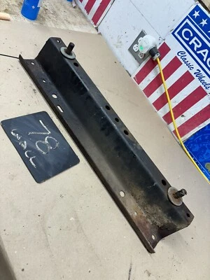 Dodge D100 D150 W100 1981 83 84 86 1987 cuadro delantero travesaño bonito fabricante original Foto 1 de 4