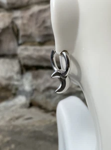 Vergoldete silberfarbene Edelstahl Mond minimalistische leichte Ohrringe - Bild 1 von 9