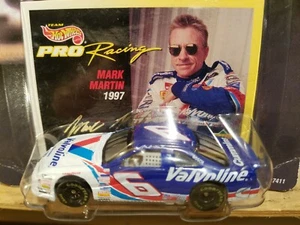 Mark Martin #6 Valvoline Pro Racing 1997 Hot Wheels Diecast Replica Scale NIB - Picture 1 of 12
