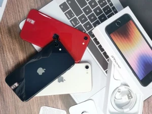 99%N EW Apple iPhone SE (3rd generation) Unlocked 5G 64GB/128GB/256GB 4GB RAM - Picture 1 of 13