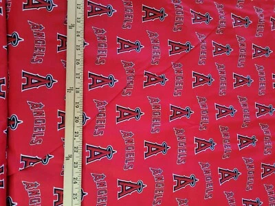 Equipo de béisbol Angels  Foto 1 de 2