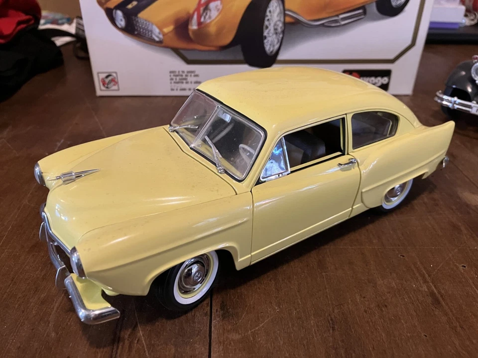 SUN STAR 1951 KAISER HENRY J 1:18 ARENA YELLOW COD. 5091 - Immagine 1 di 4