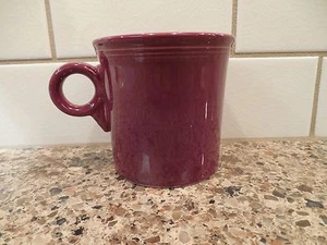 FIESTA FIESTAWARE HLC ANILLO MANGO TAZA TAZA DE CAFÉ BORGOÑA CINABRIO TOM & JERRY - Imagen 1 de 4