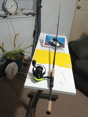 Nueva caña de pescar giratoria 13 código plata 6'6" mediana 8-12 lb y código NX Foto 1 de 4