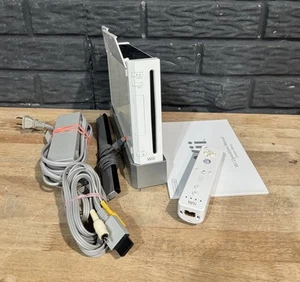 Nintendo Wii RVL-001 512MB White Video Game Console w/One Controller Tested - Picture 1 of 11