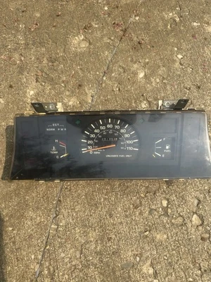 Toyota Truck Up 1986 cuadro de instrumentos usado OEM Foto 1 de 4