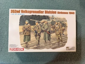 Dragon 1/35 Scale 352nd Volksgrenadier Division Figure Set No. 6169- 4339 - Picture 1 of 3