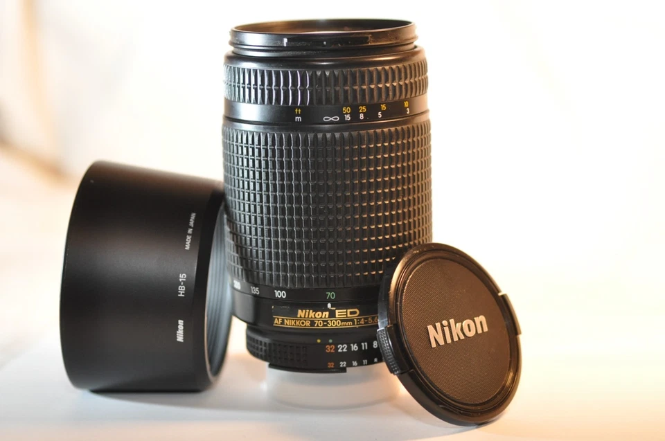 Nikon ED AF Nikkor 70-300mm 4-5.6 D FX lens HB15 for FM F100 DF D850 D750 D90 D5 - Image 1 of 4