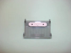 Placa de cubierta de bobina de 7 mm con guía de recolección elástica para máquinas Elna 8000 9000 - Imagen 1 de 2