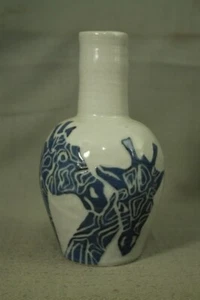 Giraffe blue gray art pottery small bud flower vase Karis Swink Barry  - Picture 1 of 3