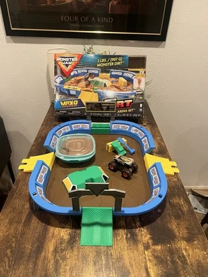 Monster Jam Max-D Dirt Arena Playset with 2lbs of Monster Dirt 10 Monster Trucks - Image 1 of 4