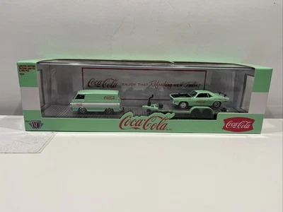 M2 Machines Coca-Cola - 1967 Dodge A100 Panel Van e 1971 Plymouth HEMI Cuda - Imagem 1 de 4