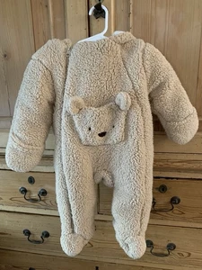Baby Reißverschluss Beige Bär Fleece Hoodie Einteiler - Schneeanzug | Hoodie | 6-9 Monate - Bild 1 von 11