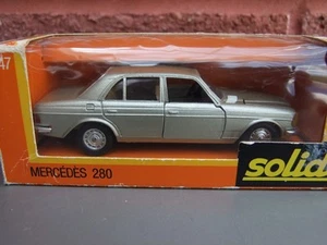 Solido Mercedes Benz 280 - 1/43 Scale Champagne BOXED - Picture 1 of 3