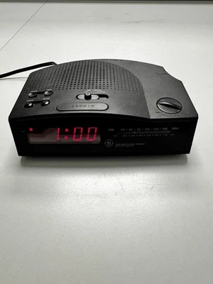 GE AM/FM Alarm Clock Radio Model 7-4813B Battery Back Up LED General Electric - Image 1 of 4