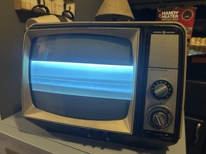 Vintage 70er Jahre General Electric 10 Zoll Fernseher TV xb2450sd CRT funktionstüchtig selten - Bild 1 von 6