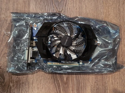 GIGABYTE NVIDIA GEFORCE GT 740 GV-N740D5OC-1GI VGA/DVI Graphics Video Card - Image 1 of 3