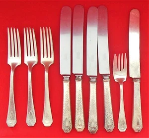 1847 Rogers Bros Silverplate Heraldic 5 Knives 4 Forks 1916 Mono B - Picture 1 of 20