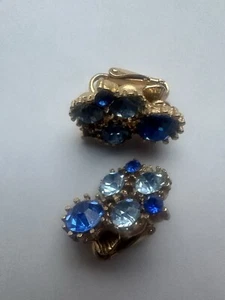 Two Pairs Of Vintage Clip On Earrings-gold With Blue Stones, Green With Gold - Picture 1 of 6