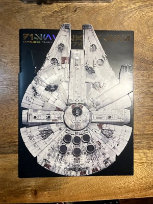 Revista exclusiva del elenco de Disneyland Star Wars Galaxy's Edge Landing 2019 Foto 1 de 3