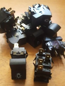 Fiat headlights switch 128 3P 127 Sport 4393986 - Picture 1 of 4