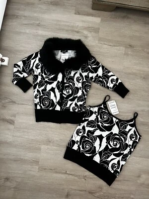 PRECIOSO CÁRDIGAN GRANDE BEBE L VINTAGE NUEVO CAMISETA SIN MANGAS Rosas 2 piezas negro Foto 1 de 4