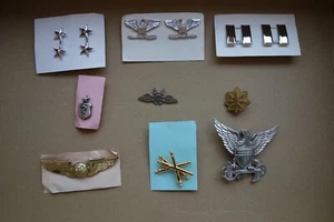 QUANTITY OF VARIOUS UNITED STATES MILITARY BADGES (B) - Picture 1 of 7