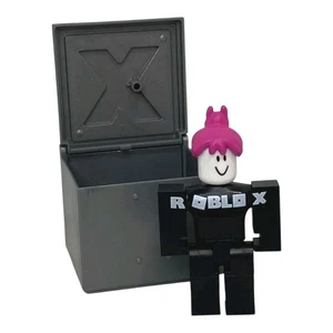 Roblox 3" Inch GIRL GUEST Serie 1 Figur Spielzeug mit Box SAUBER! Rosa Haare - Bild 1 von 4