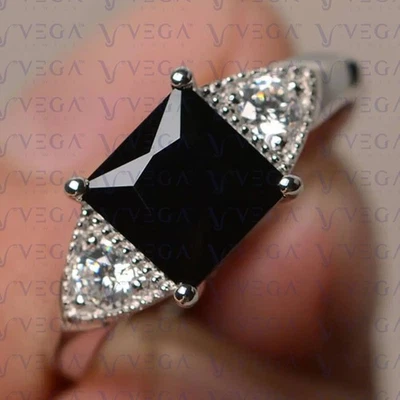 3.40 克拉公主切割天然玛瑙钻石三石戒指 950PT 镀铂 — 第 1/4 张图片