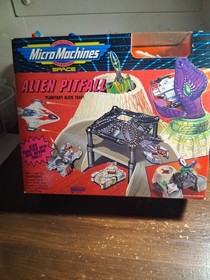 Micro Machines Space Alien Pitfall Playset Galoob 1993