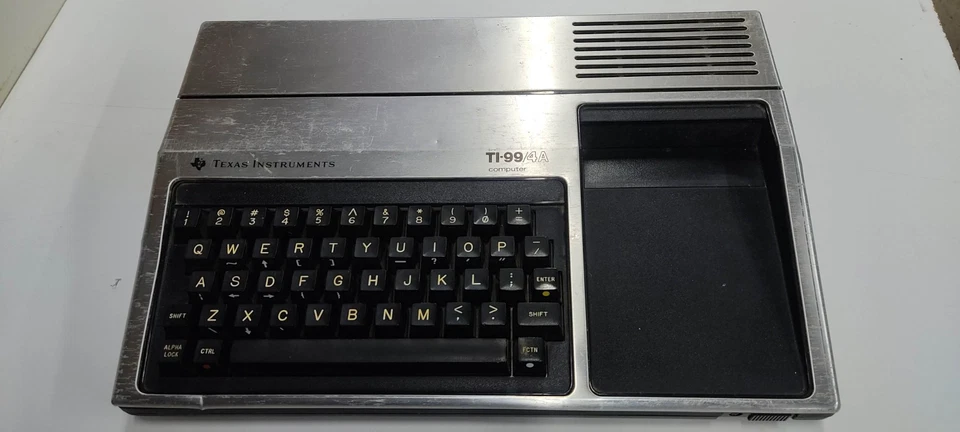 TI-99/4A Texas Instruments for Parts - Bild 1 von 4