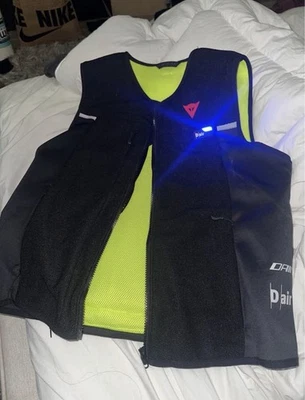 Jaqueta inteligente Dainese D-Air airbag sistema de motocicleta de corrida tamanho grande  - Imagem 1 de 2