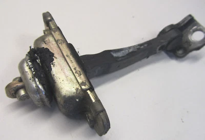 Kia Rio Estate MK1 2004 1,3 L - Conductores delanteros correa de puerta lateral soporte de sujeción - derecho Foto 1 de 3