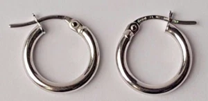 Orecchini a cerchio liscio oro bianco 14 kt 0,70 g *NUOVI* regalo natale mamma moglie figlia 14kt - Foto 1 di 8