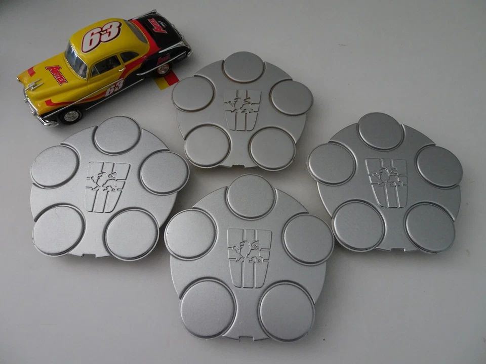 Комплект из 4 винтажных центральных колпаков для серебряных колес Peugeot No DCP3083, EDP7108 - Изображение 1 из 3