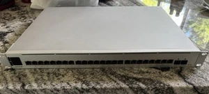 Ubiquiti USW-Enterprise-24-PoE Rack Mountable 10Gbps PoE SFP Switch - Photo 1/3