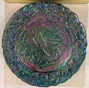 Imperial Glass Carnival Plate Two Turtle Doves 12 Days Christmas Green Box - Picture 1 of 6