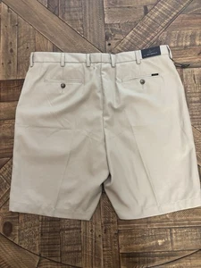 Greg Norman Mens Golf Classic Fit Khaki NEW Shorts Size 40 Wrinkle Resistant 035 - Picture 1 of 7