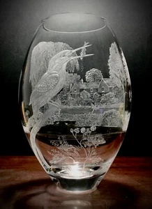 Art glass hand engraved crystal glass vase - Picture 1 of 2