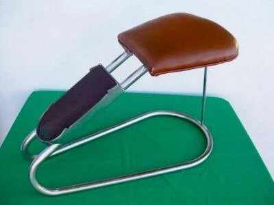 TABURETE DE MONTAJE DE ZAPATERÍA CROMADO DE ALTA RESISTENCIA PRODUCTOS CORRECT-WAY MCM VINTAGE Foto 1 de 4