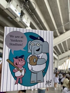 9/1/24 NEW YORK YANKEES MO WILLEMS NIGHT ELEPHANT PIGGIE PIG BOBBLEHEAD SGA Rare - Picture 1 of 2