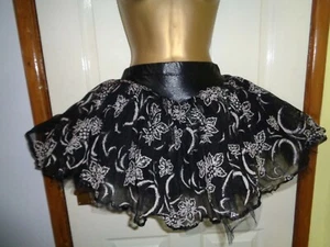 BLACK LGE FLORAL LACE & TULLE FULL SHORT SKIRT 10-12 HALLOWEEN PARTY NEW +TAGS - Picture 1 of 8