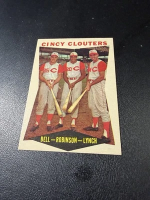 1960 Topps - Frank Robinson, Gus Bell, Jerry Lynch #352 - Imagem 1 de 2