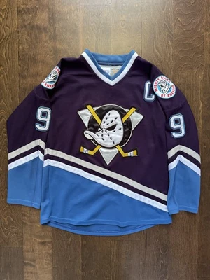 Camiseta masculina de hóquei costurada vintage CCM Mighty Ducks Paul Kariya tamanho 48 22x31 - Imagem 1 de 4