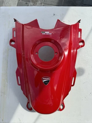 DUCATI HYPERMOTARD 939 SP TANQUE DE GASOLINA PILA DE COMBUSTIBLE CUBIERTA CARENADO CUBIERTA 48015671B Fabricante de equipo original Foto 1 de 4