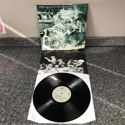 LP RAGE AGAINST THE MACHINE SELF TITLED ALBUM 472224 1 EUROPE 1ST PRESS EX+/EX - Image 1 of 4