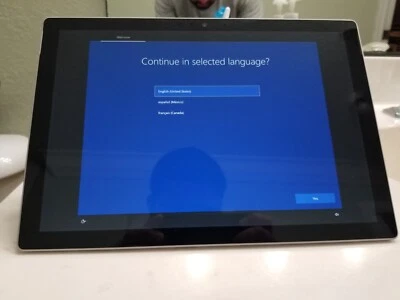 Microsoft Surface Pro (2017) Intel Core i7 / 256GB SSD / 8GB RAM Wi-Fi Only - Image 1 of 2