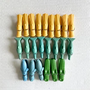 Vintage Plastic Animals Clothespins Clothes Pins Set of 23 - Picture 1 of 7