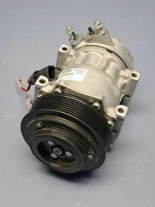 PACCAR A/C Compressor PN: F69-1028-132 - Picture 1 of 9