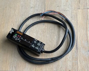 KEYENCE LV-21A LASER SENSOR 12-24VDC APPROX. 2' - Picture 1 of 4